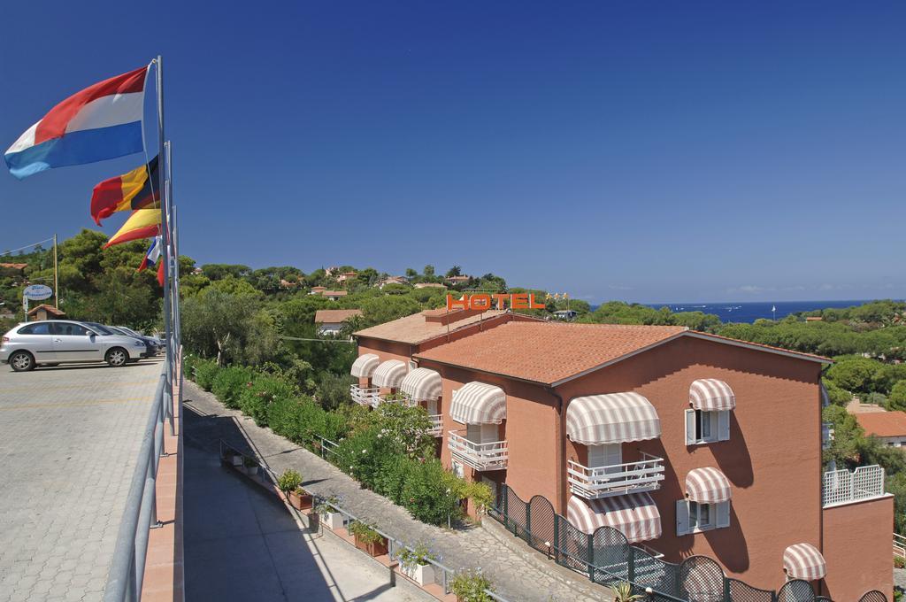 פורטופראיו Hotel Acquamarina מראה חיצוני תמונה